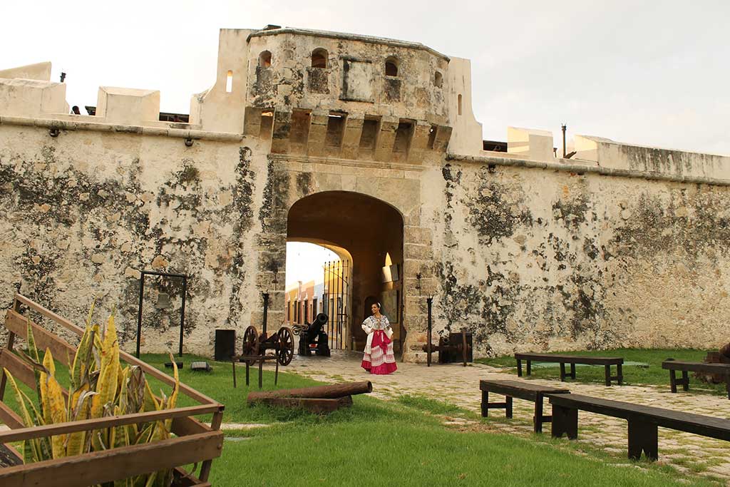 Puerta de Tierra. - Campeche Travel