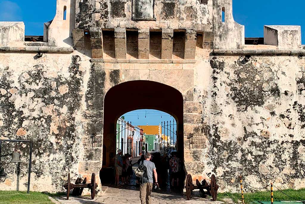 Tomar un riesgo Absurdo seriamente Puerta de Mar. - Campeche Travel